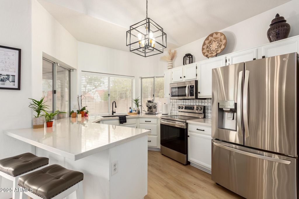 Photo of 426 N Cobblestone Street, Gilbert, AZ 85234 (MLS # 6911151)