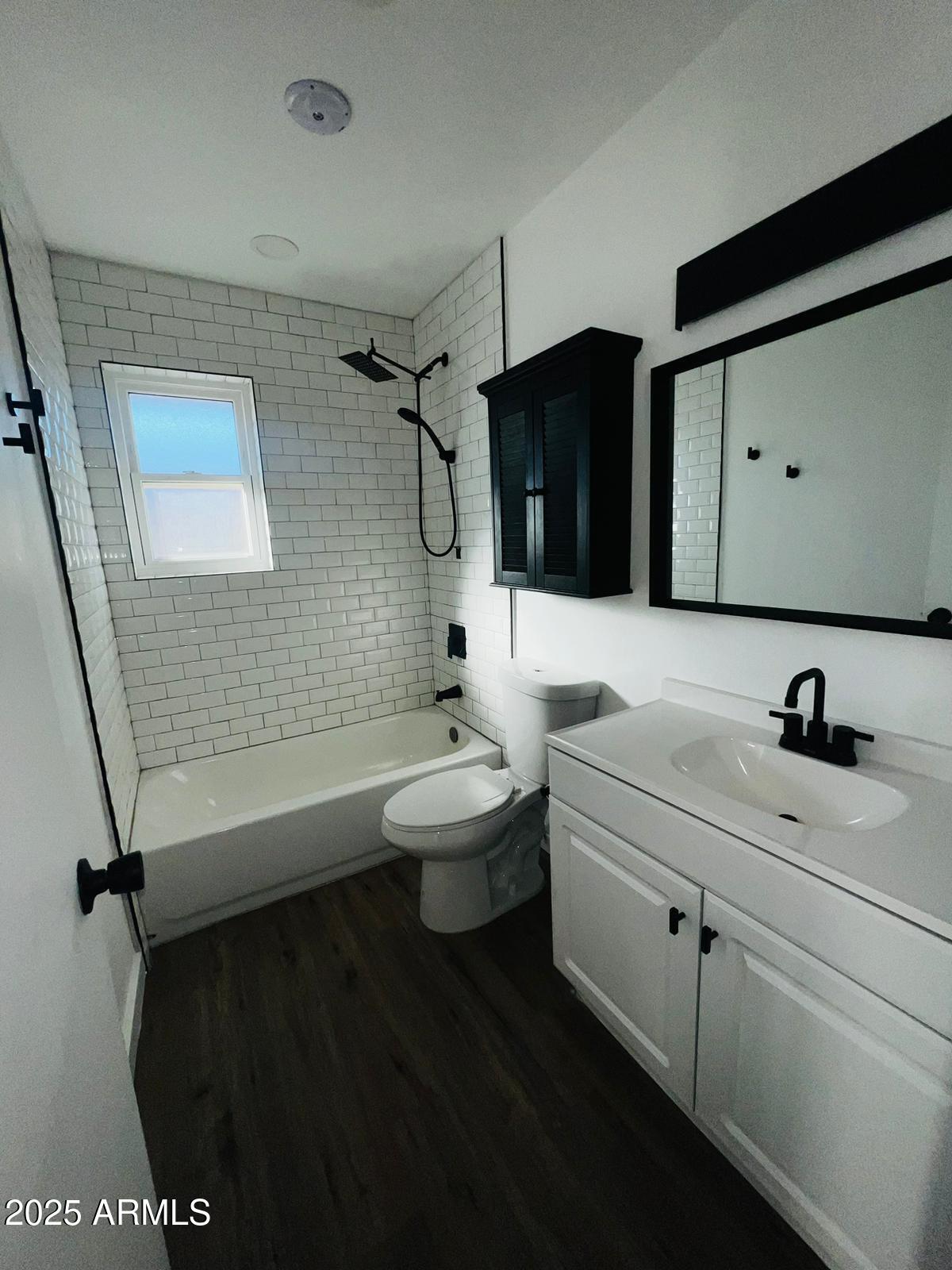 4756 E MORELAND Street