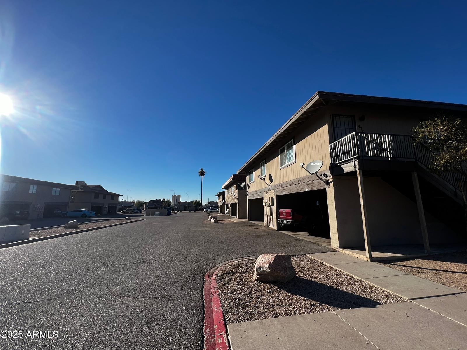 4756 E MORELAND Street