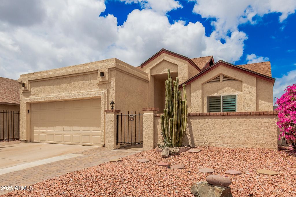 Photo of 10244 N 65th Lane, Glendale, AZ 85302 (MLS # 6972516)
