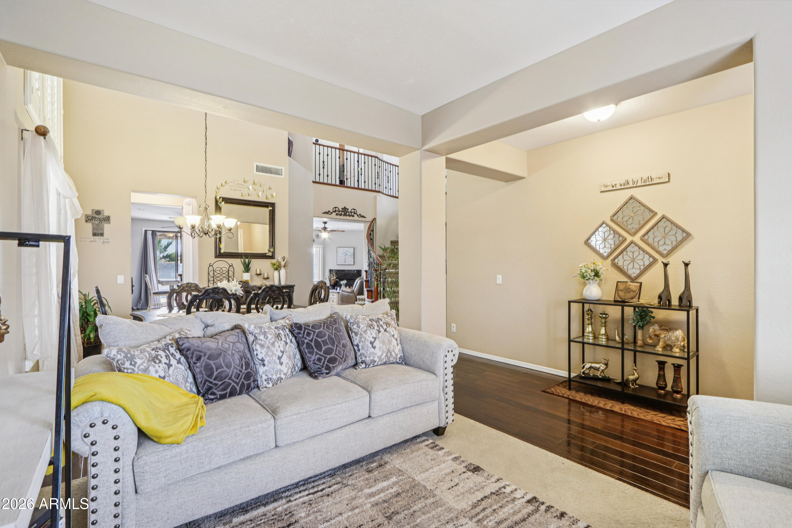 1847 N WESTFALL Lane