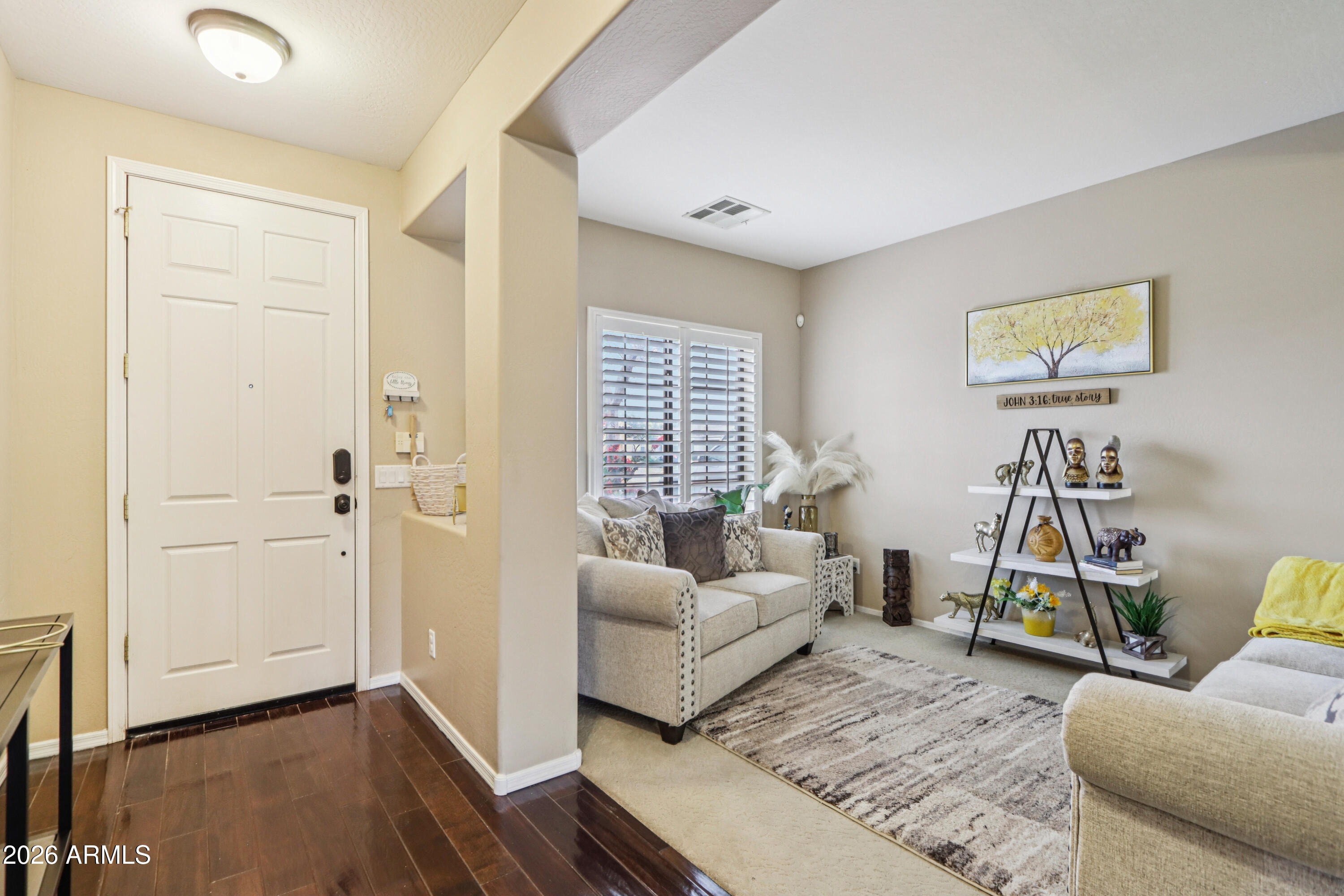 1847 N WESTFALL Lane