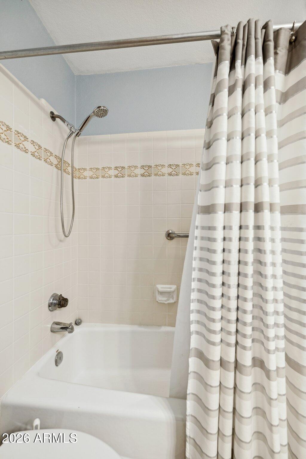 FOUNTAIN HILLS CONDOMINIUMS UNIT 101-106 201-206 - Residential