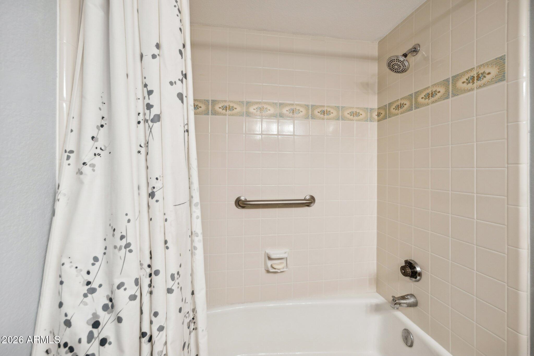 FOUNTAIN HILLS CONDOMINIUMS UNIT 101-106 201-206 - Residential