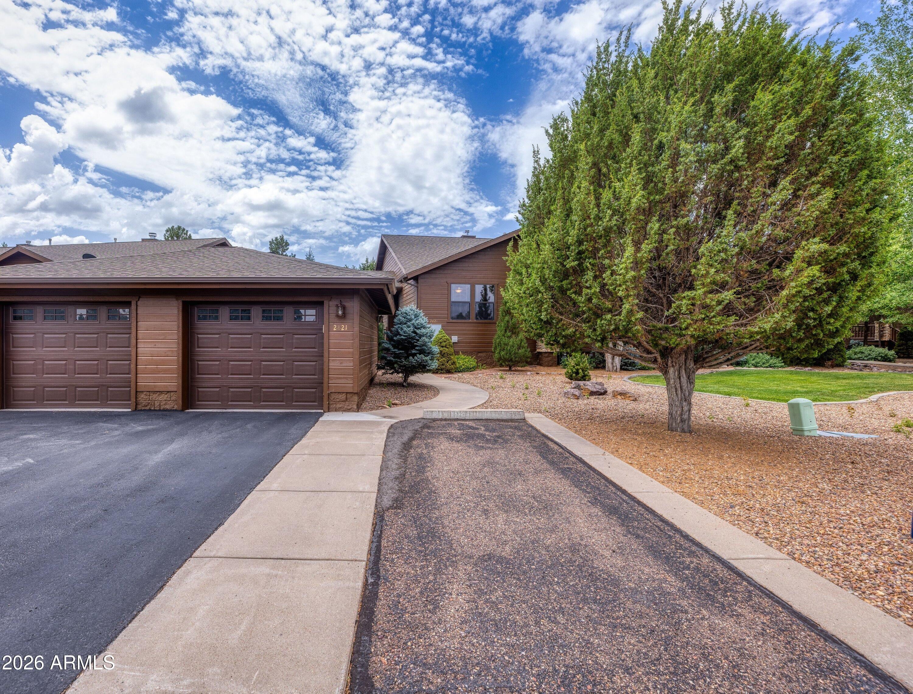 2821 W VILLA Loop