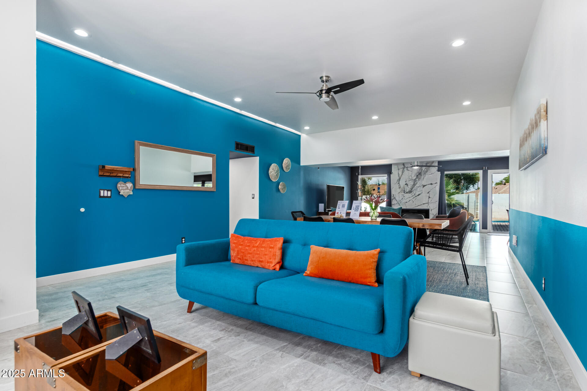 4313 E SUNRISE Drive