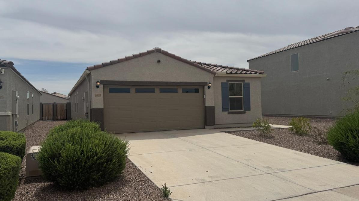 1633 W Pinkley Court