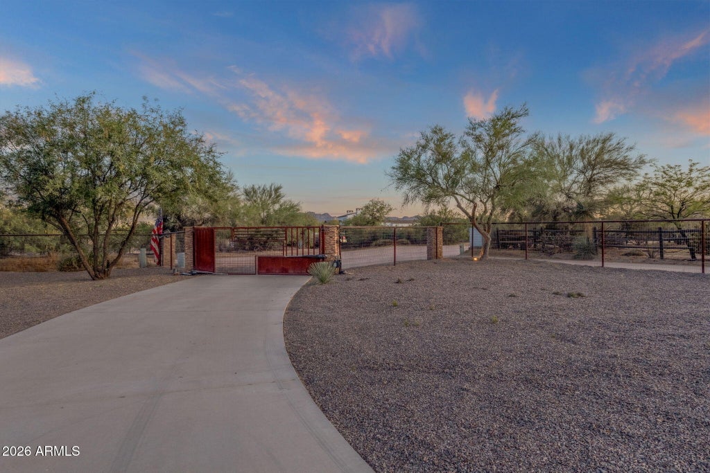 Photo of 14604 E Peak View Road, Scottsdale, AZ 85262 (MLS # 7037434)