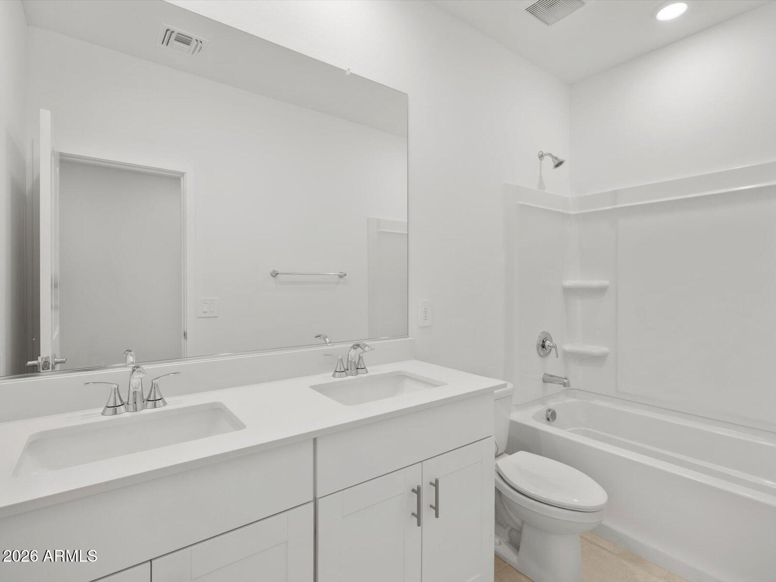 15913 W COTTONTAIL Lane