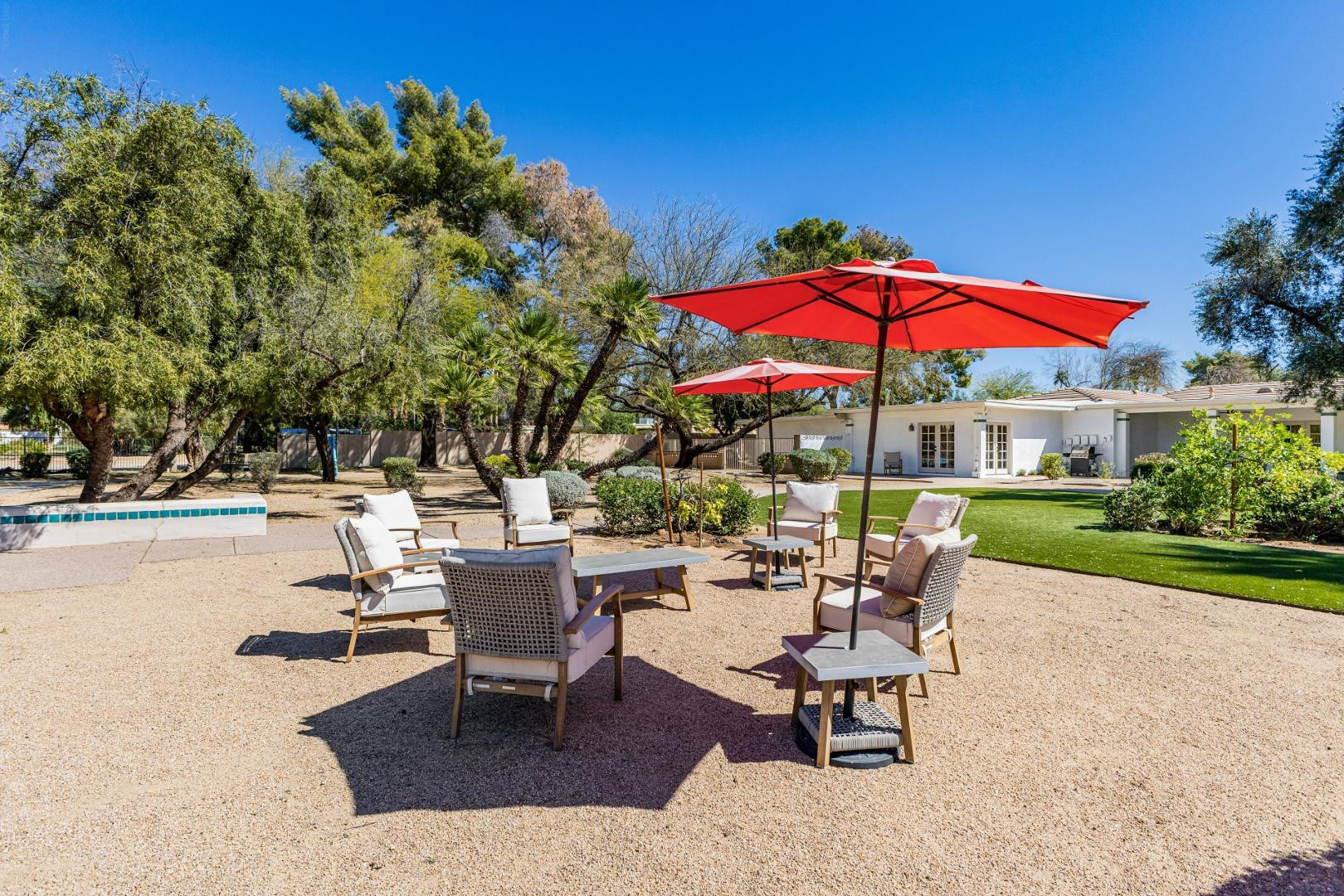 11832 N Oakhurst Way