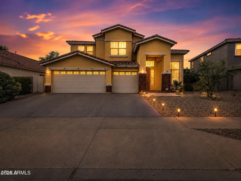 Photo of 8788 W Augusta Avenue, Glendale, AZ 85305 (MLS # 7011985)