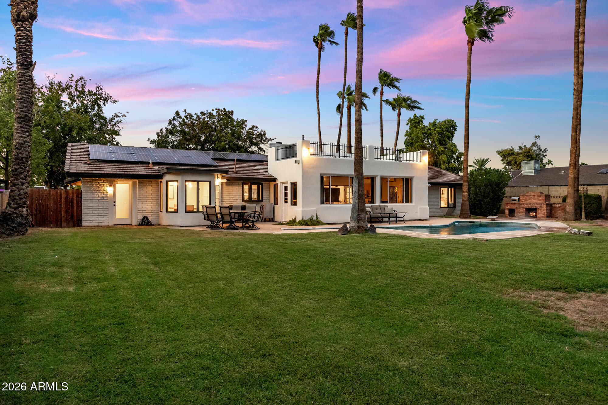 801 W GLENEAGLES Drive