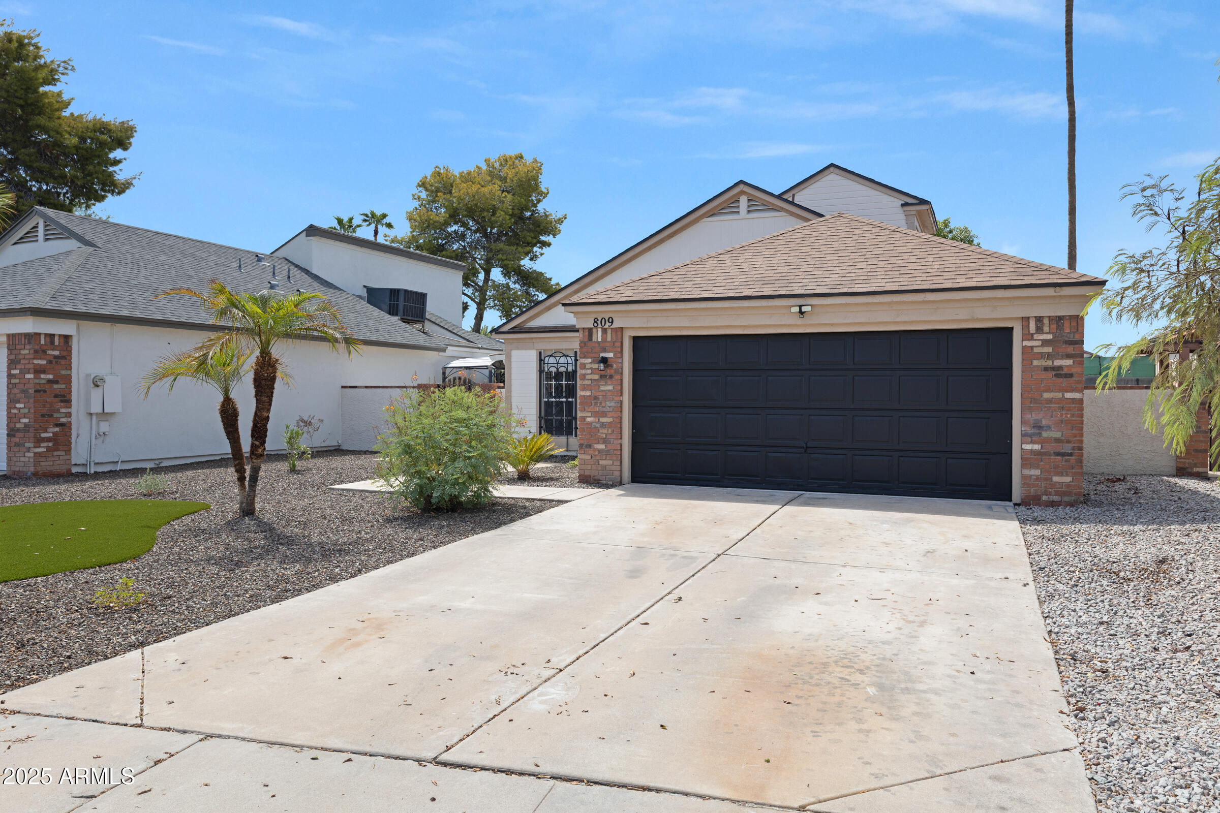 809 E GILA Lane