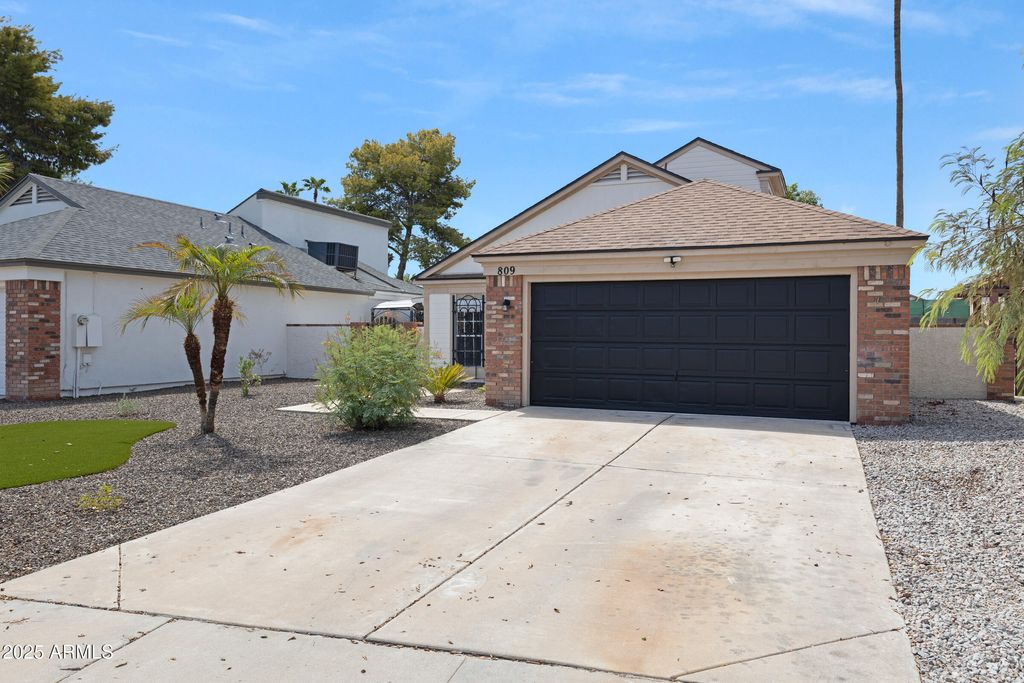 Photo of 809 E Gila Lane, Chandler, AZ 85225 (MLS # 6910054)