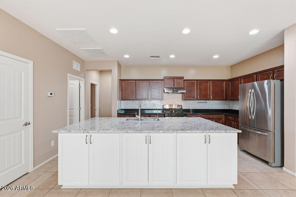 2418 W ANGEL Way