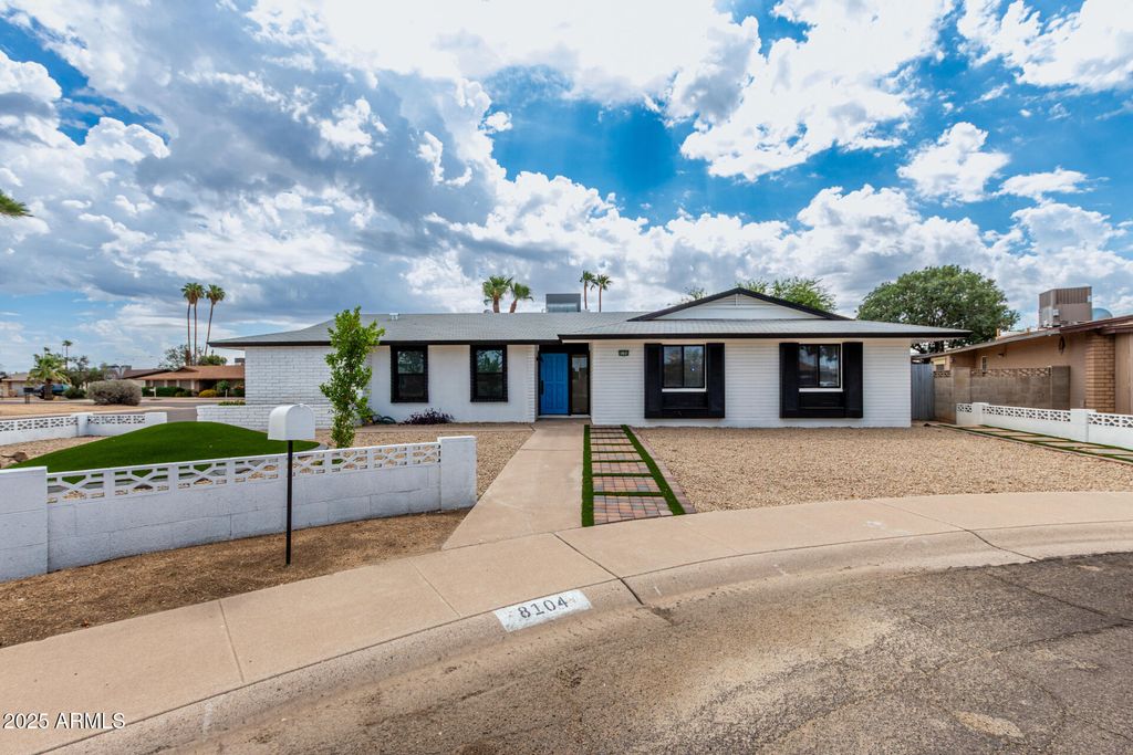 Photo of 8104 N 45th Avenue, Glendale, AZ 85302 (MLS # 6925519)