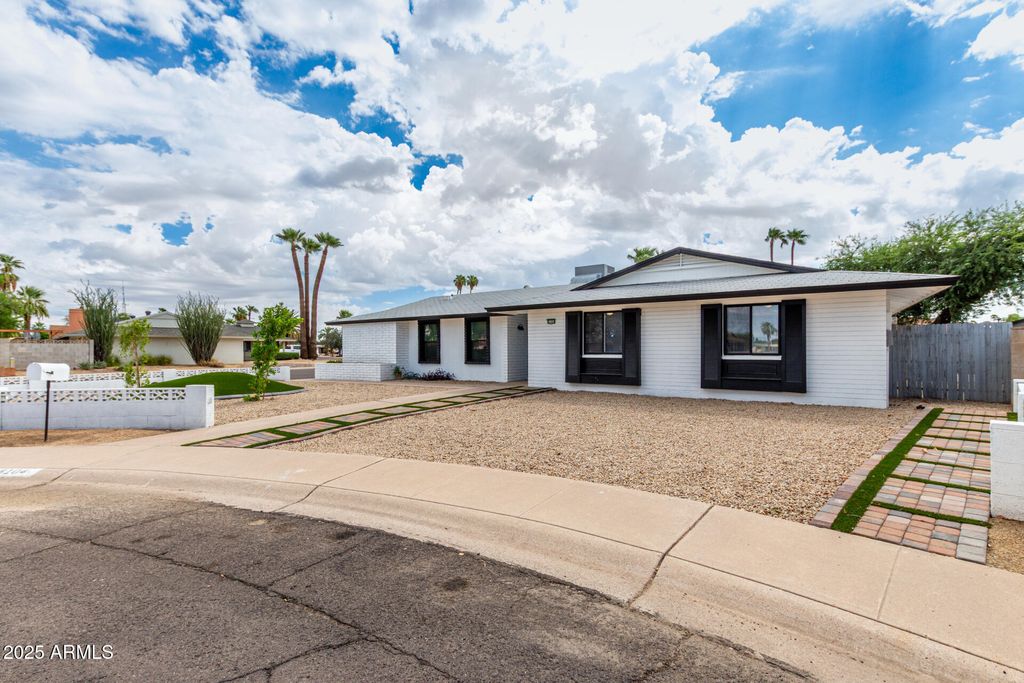 Photo of 8104 N 45th Avenue, Glendale, AZ 85302 (MLS # 6925519)
