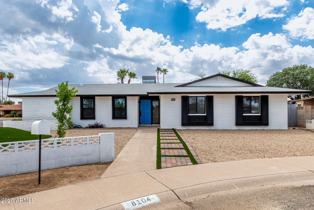 Photo of 8104 N 45th Avenue, Glendale, AZ 85302 (MLS # 6925519)