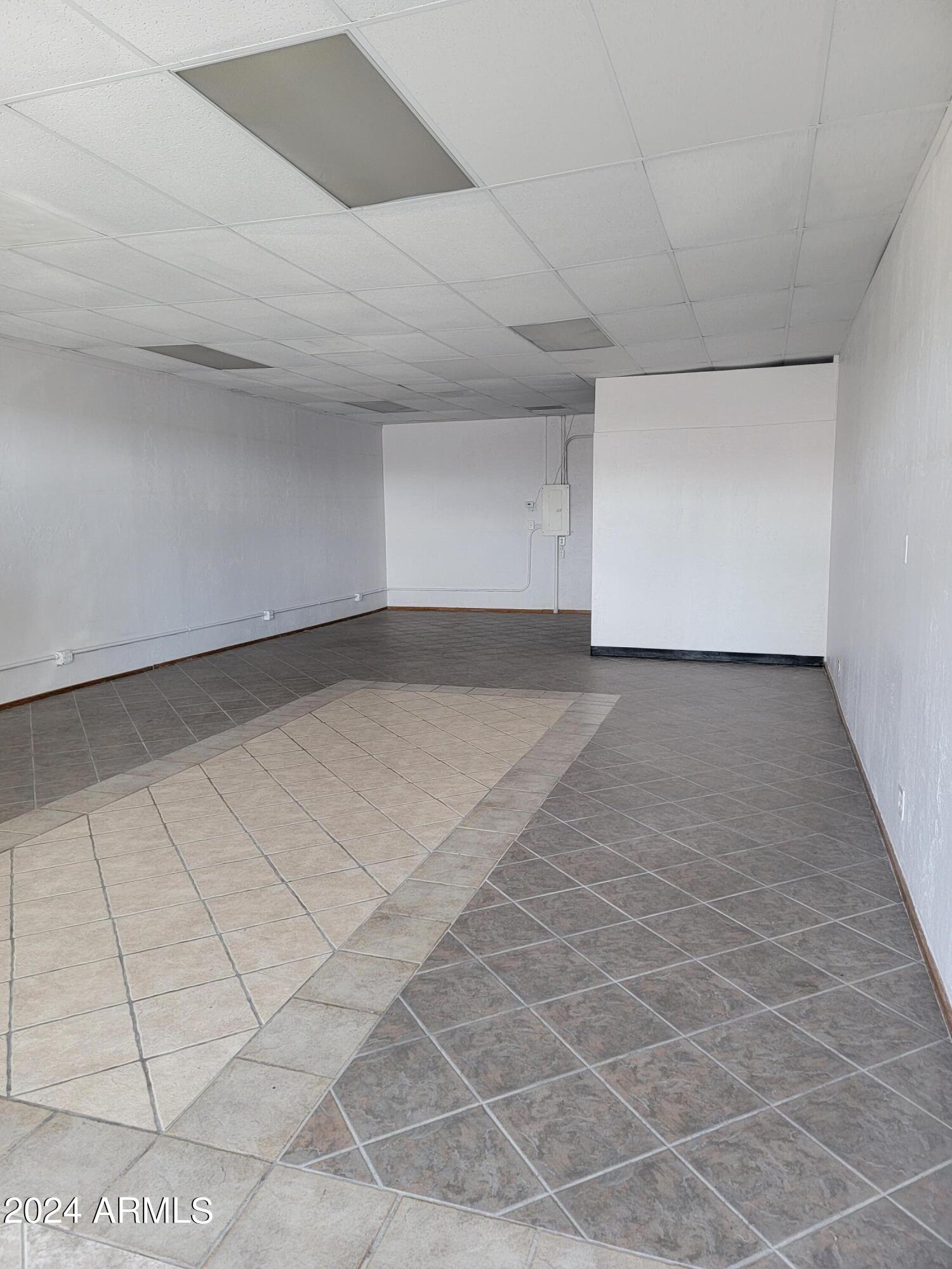 2531 E UNIVERSITY Drive