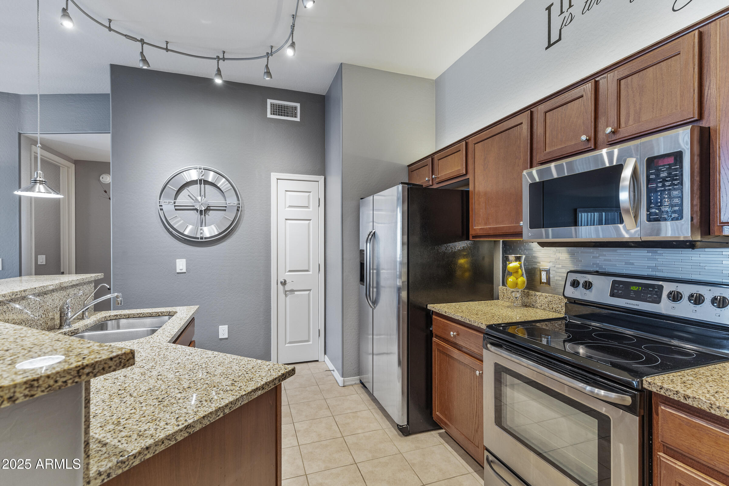 3330 S GILBERT Road 2013