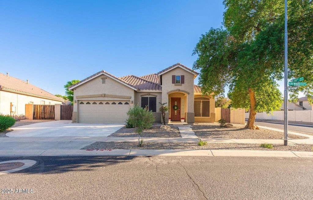 Photo of 8809 W Hayward Avenue, Glendale, AZ 85305 (MLS # 6922957)