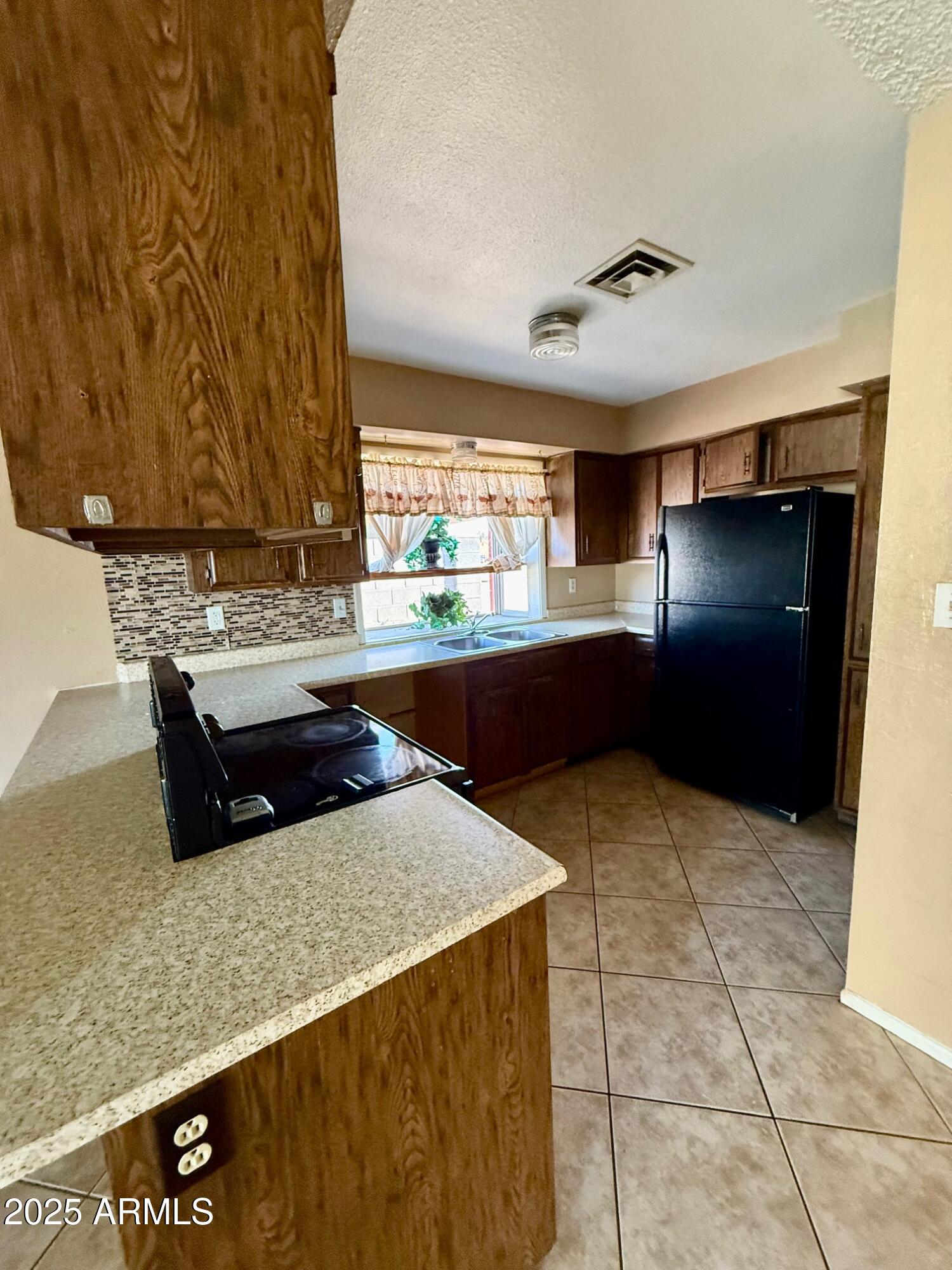 8738 W COLUMBUS Avenue