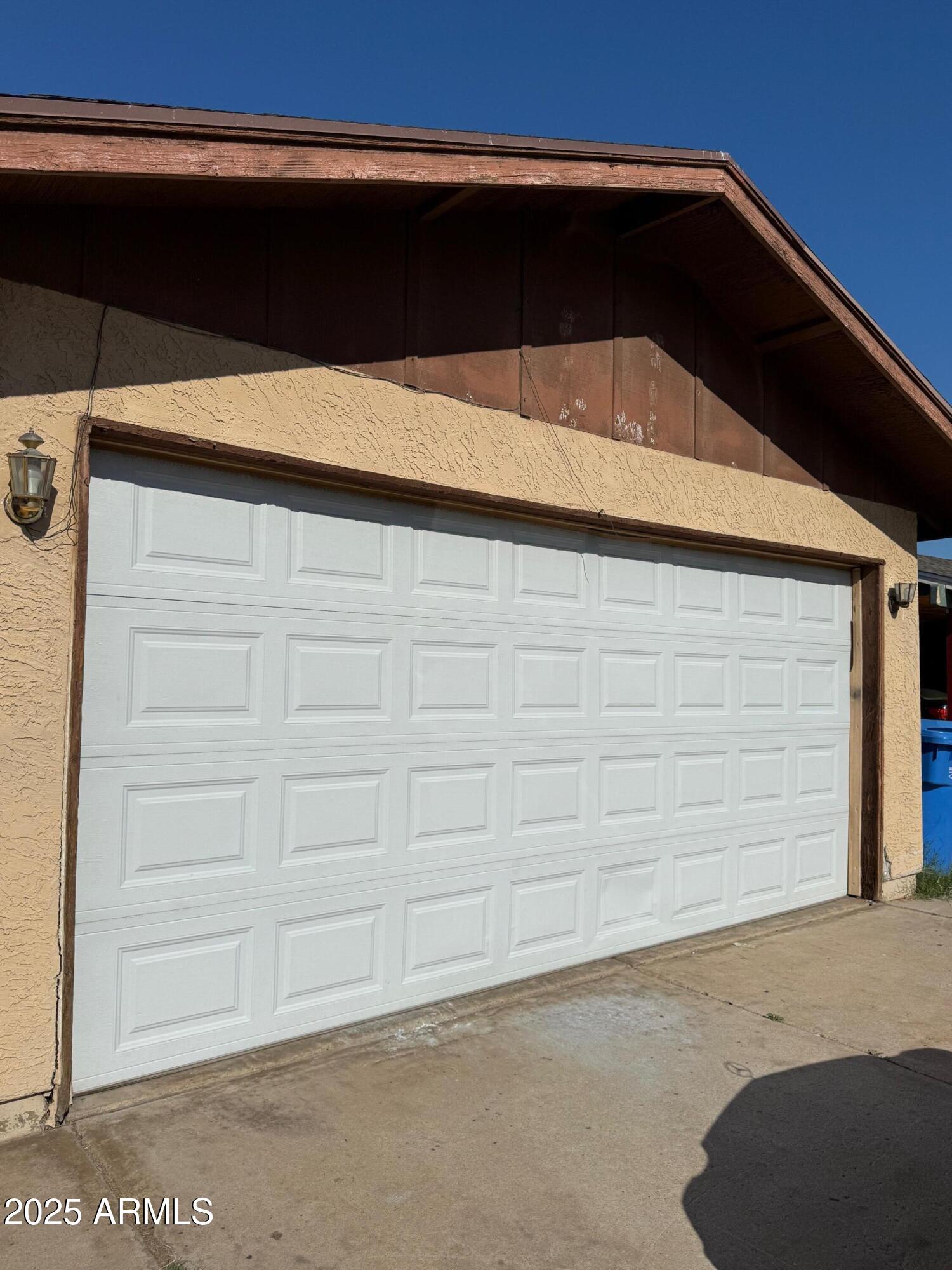 8738 W COLUMBUS Avenue