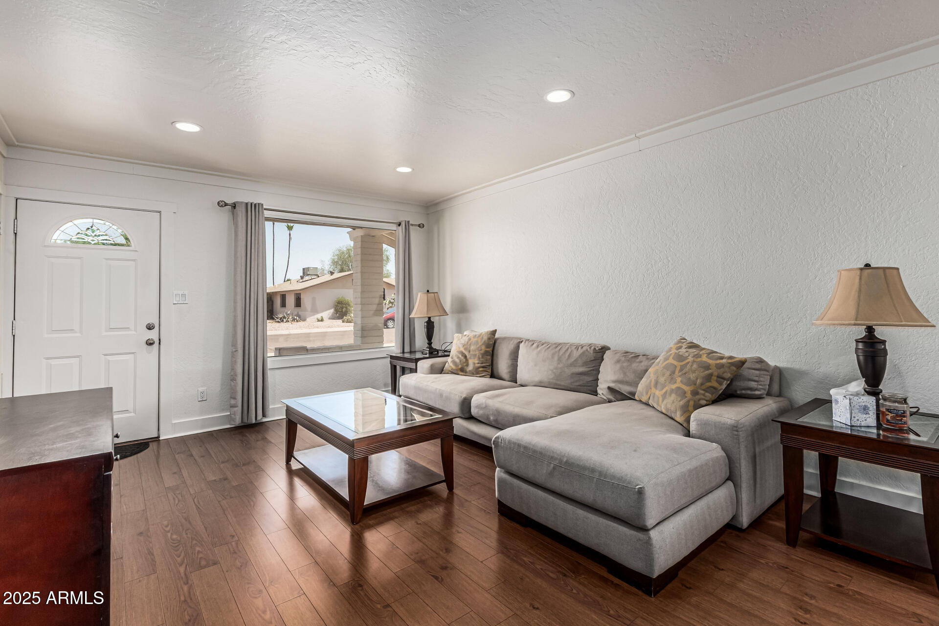 343 W SANTA CRUZ Drive