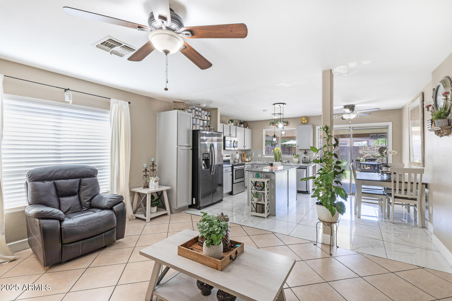 11239 W DEVONSHIRE Avenue