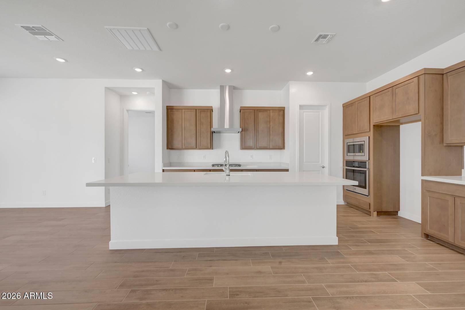 309 E LA ESTELA Lane