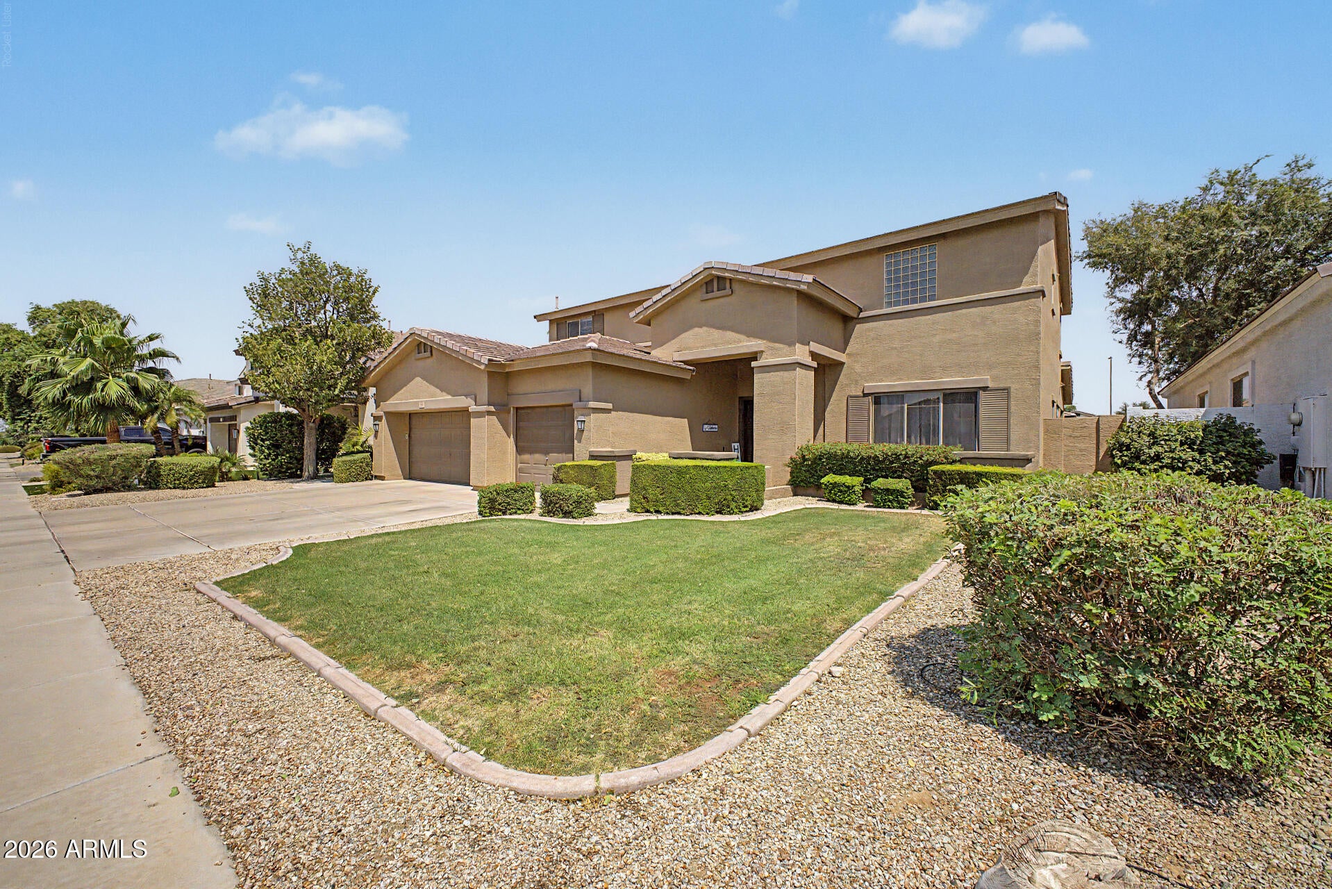 738 E SCORPIO Place