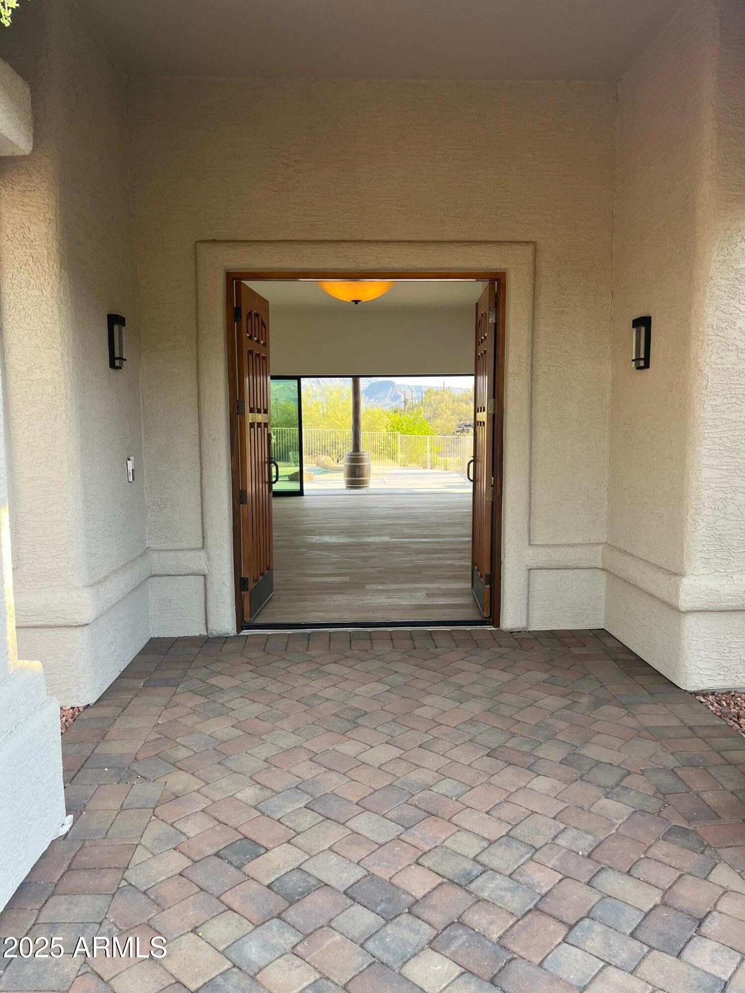 6058 E skyline Drive