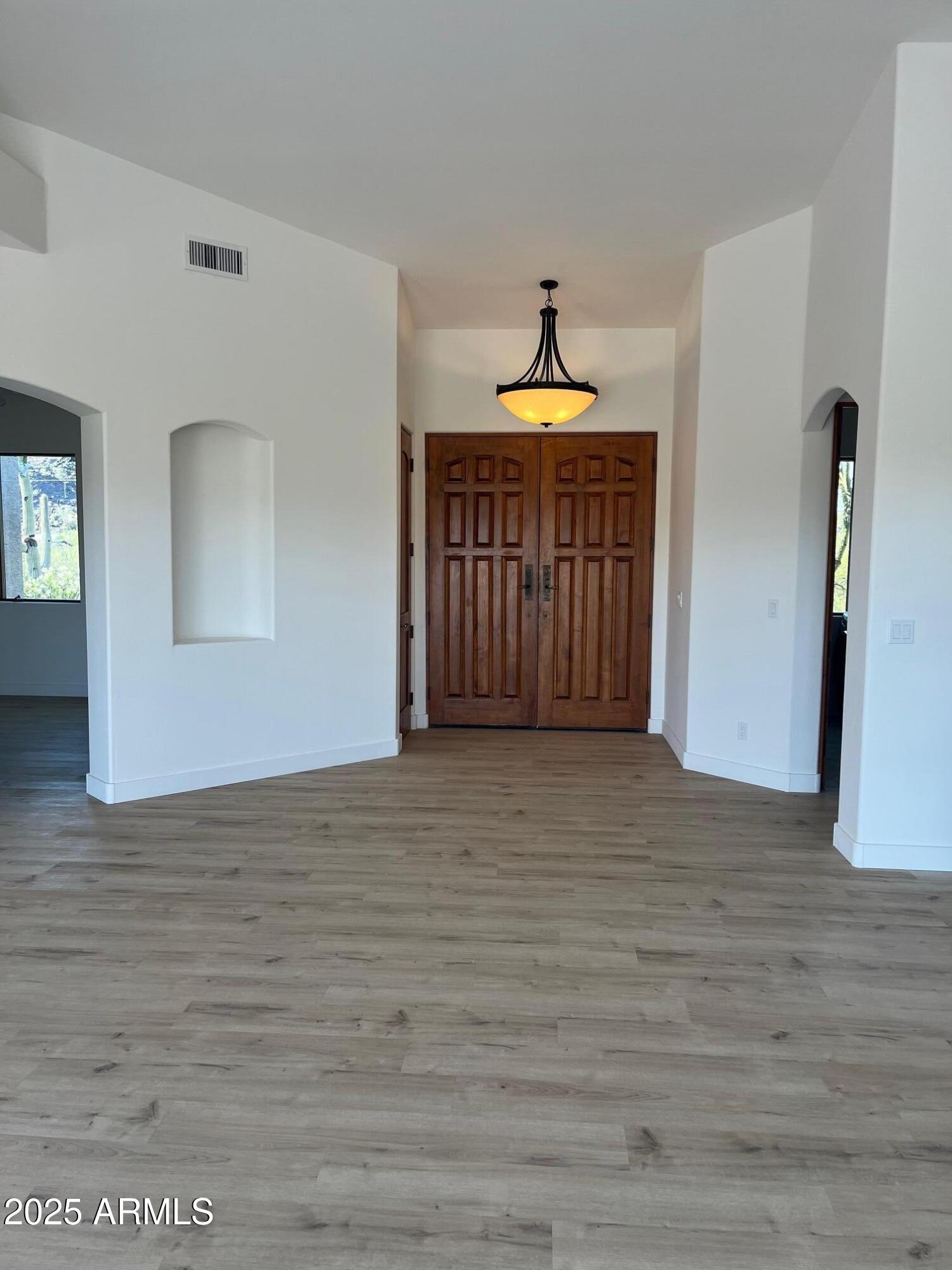 6058 E skyline Drive