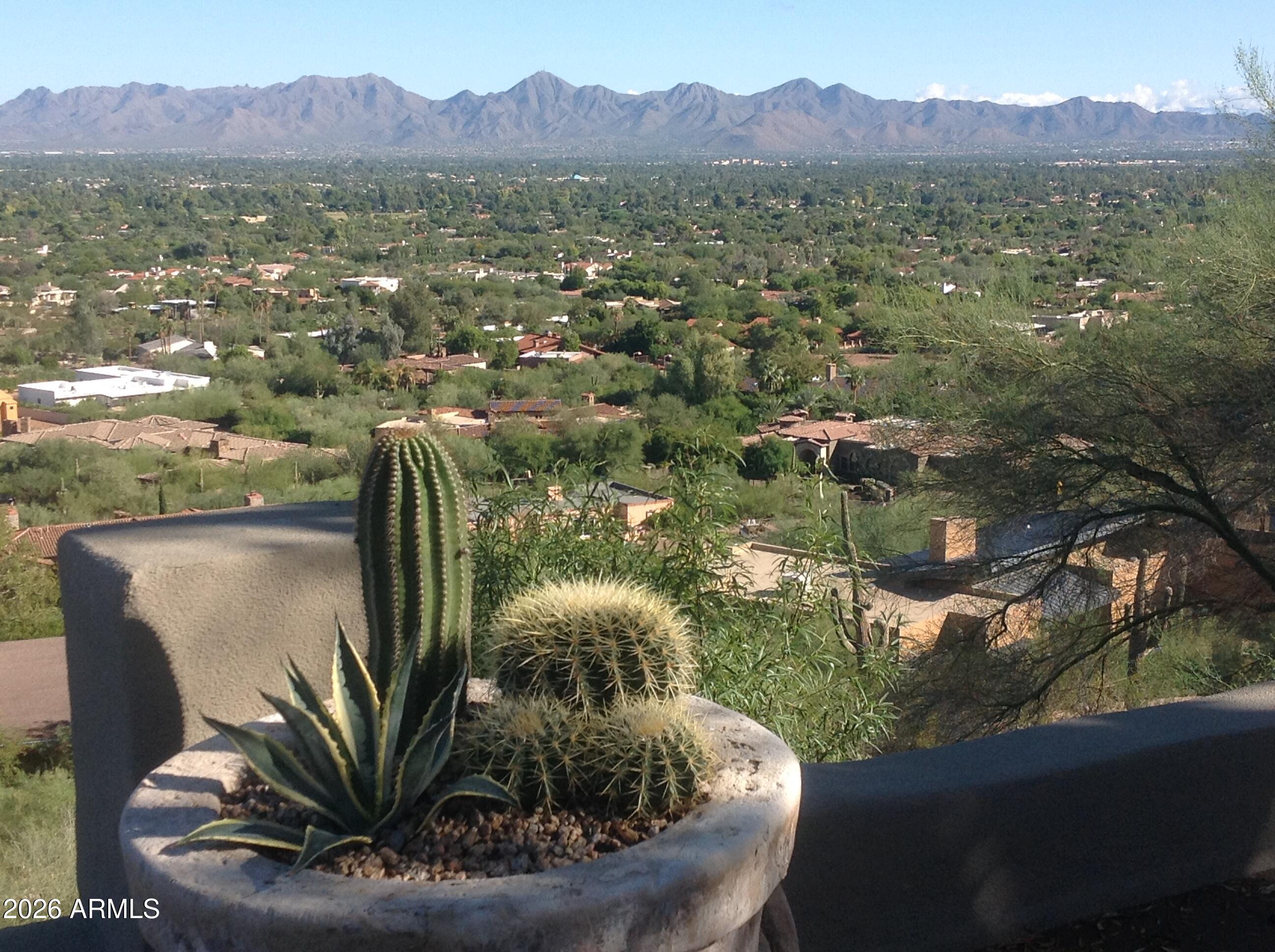 6301 E HUMMINGBIRD Lane