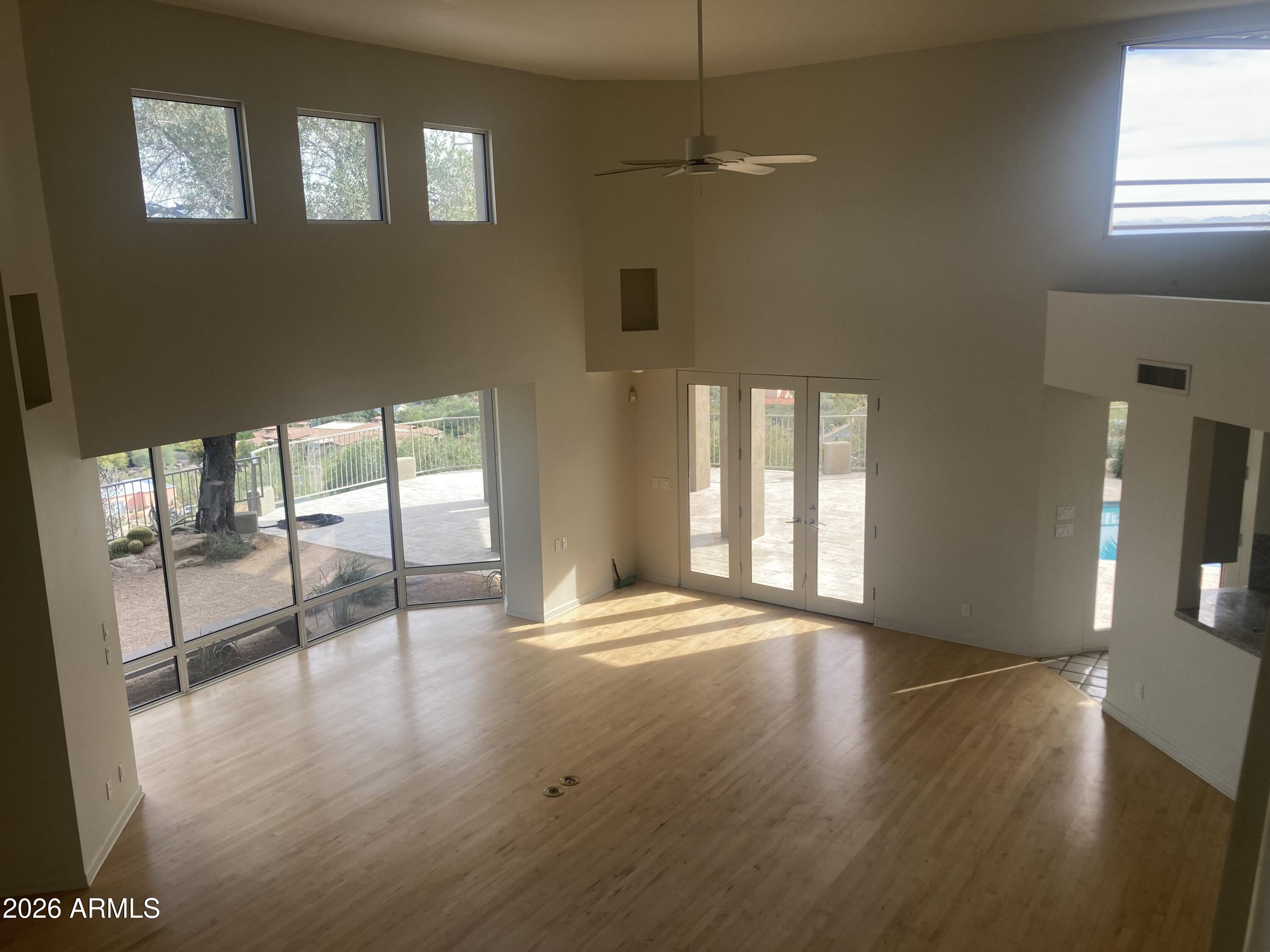 6301 E HUMMINGBIRD Lane