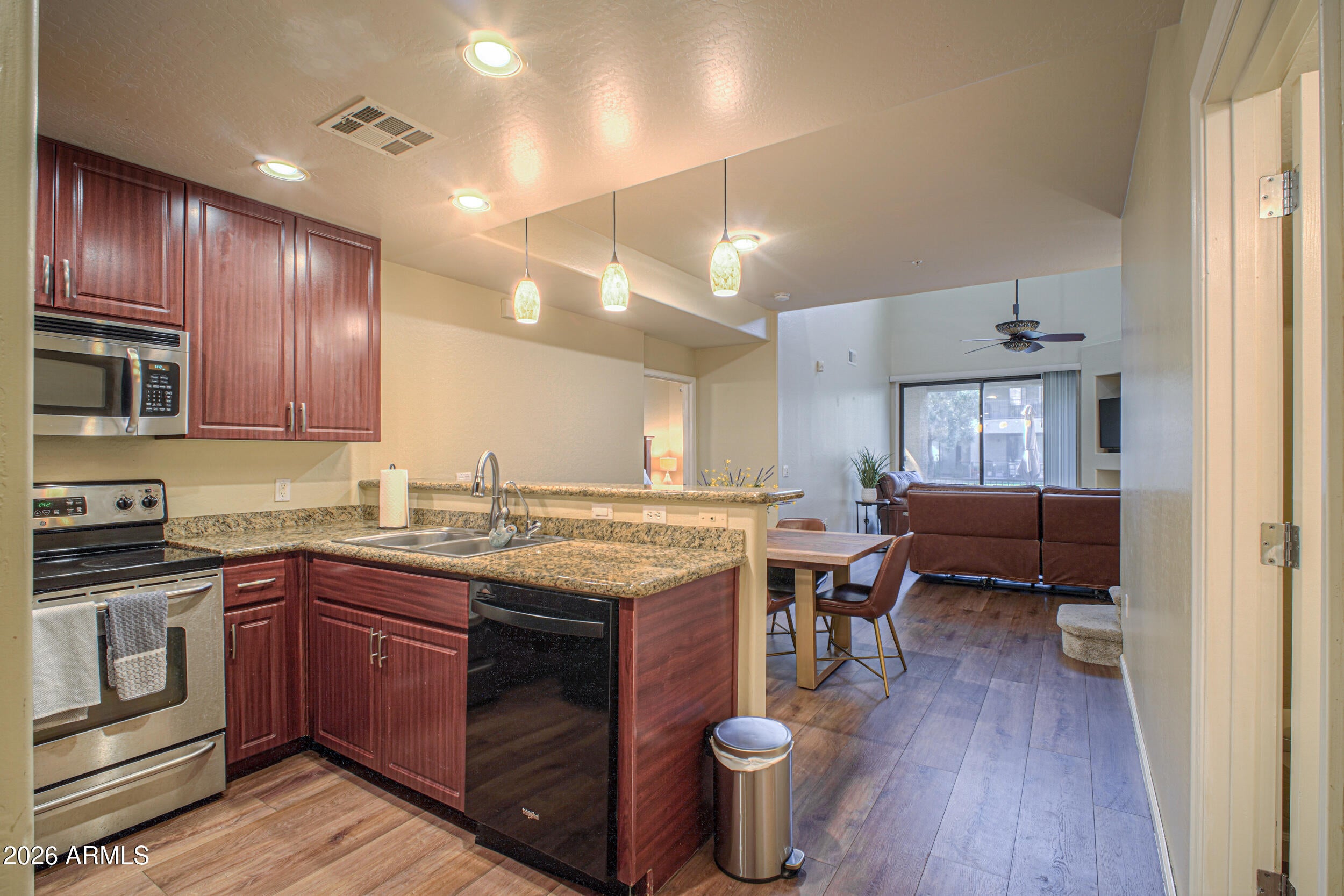 705 W QUEEN CREEK Road 1081