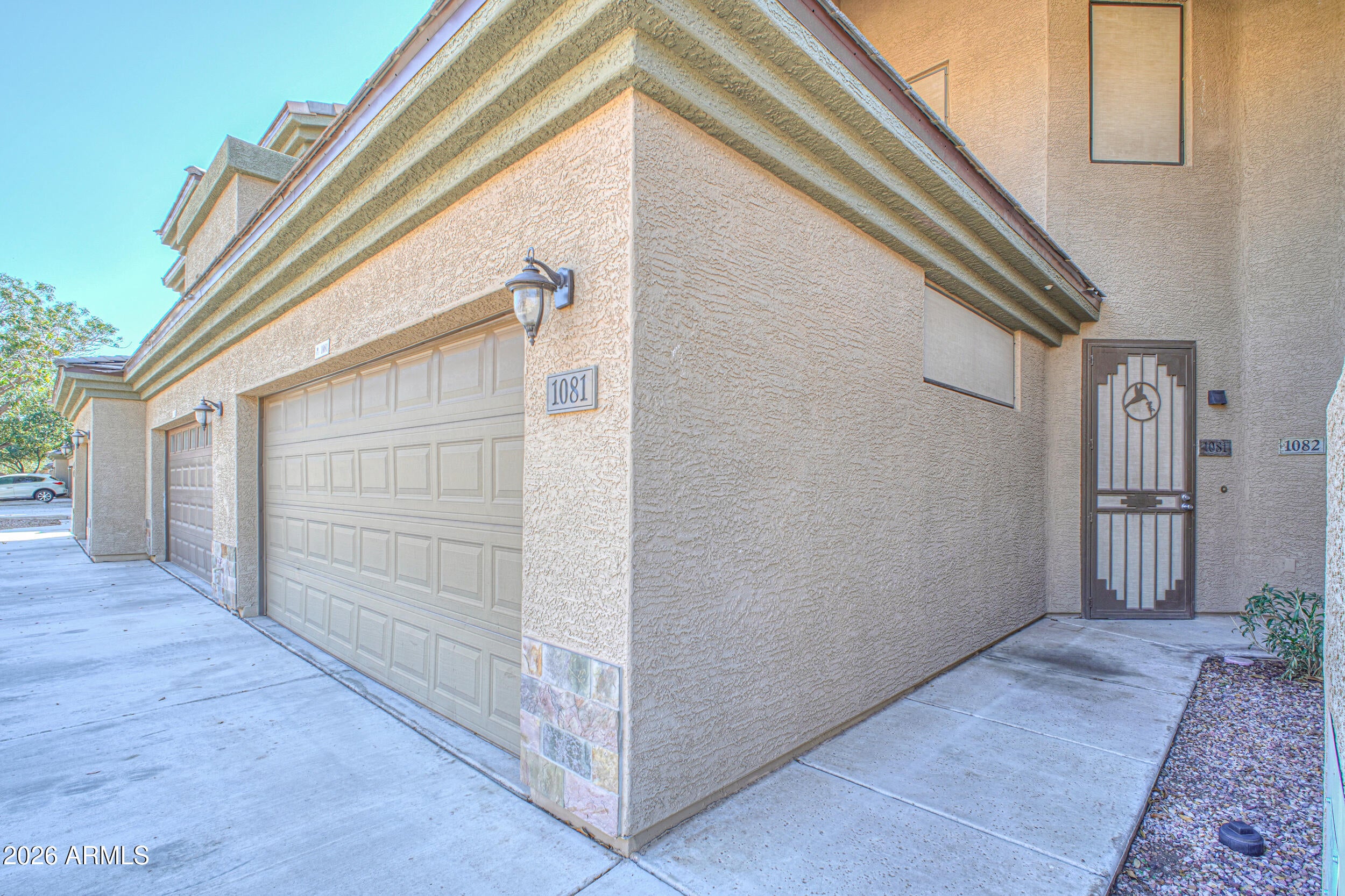 705 W QUEEN CREEK Road 1081