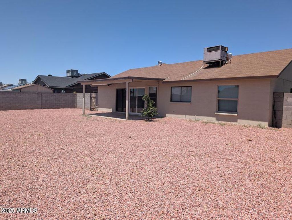 Photo of 8933 W Mountain View Road, Peoria, AZ 85345 (MLS # 6933273)