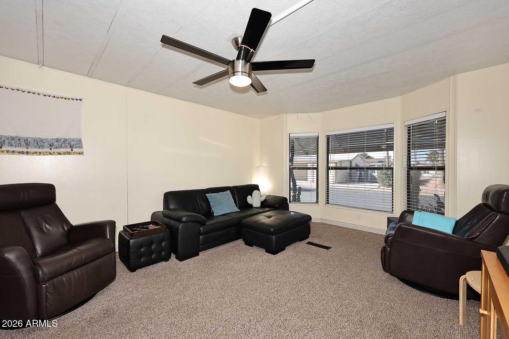 9302 E Broadway Road 076