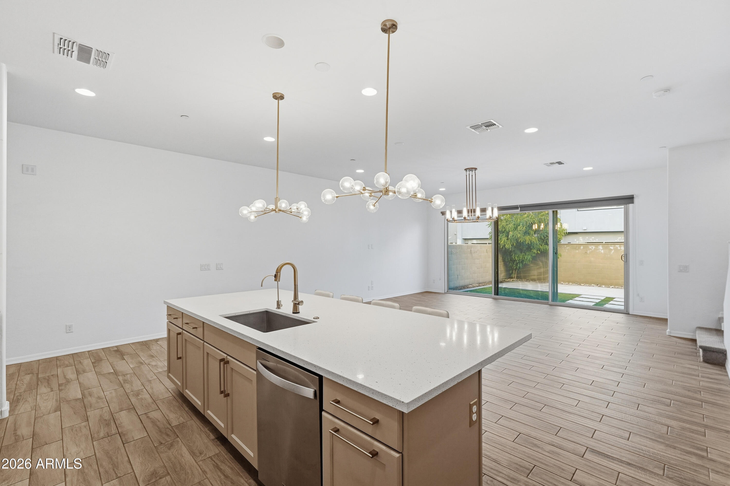 1973 W KINFIELD Trail