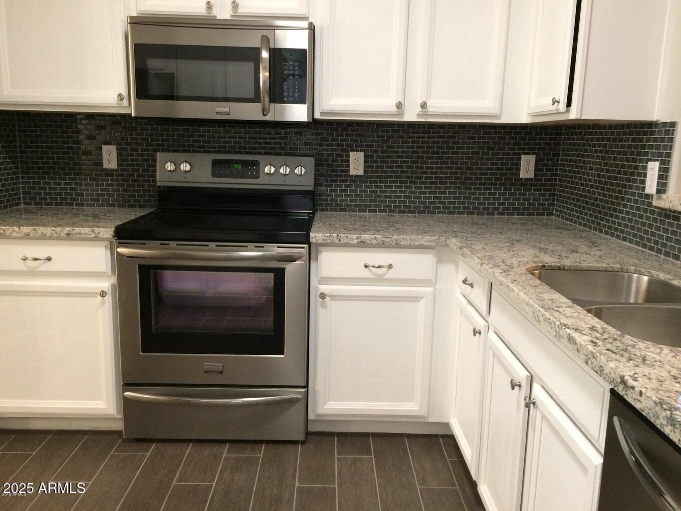 2240 E AIRE LIBRE Avenue