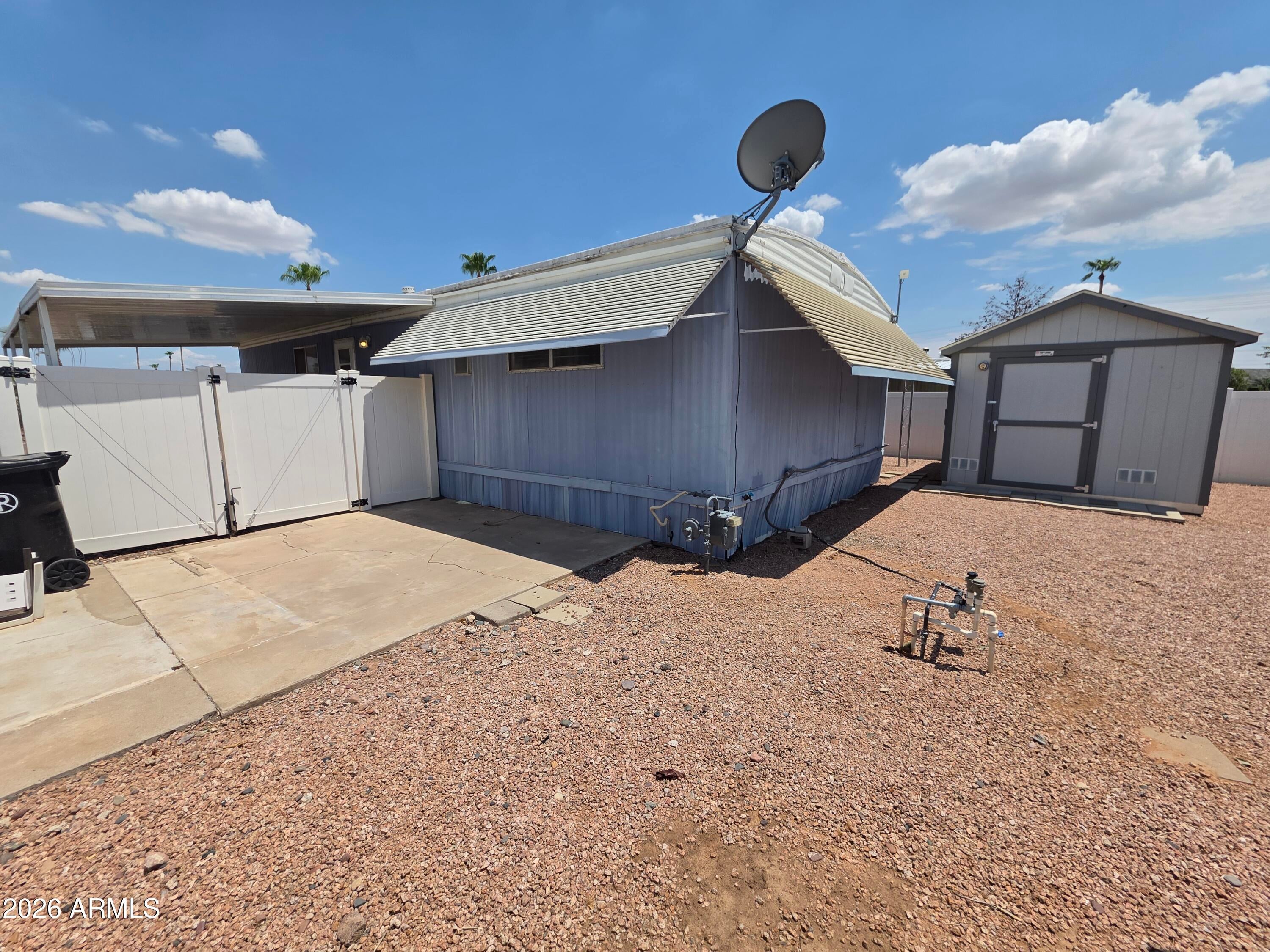 201 S Greenfield RD -- 190