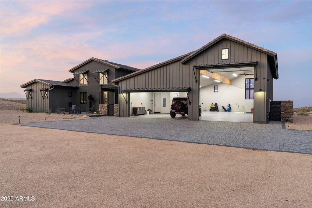 Photo of 11817 E Oberlin Way, Scottsdale, AZ 85262 (MLS # 6913921)