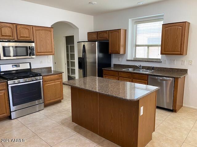 40882 W ROBBINS Drive