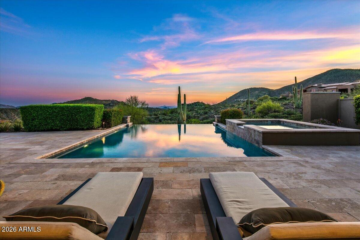 9235 E GRAPEVINE Pass