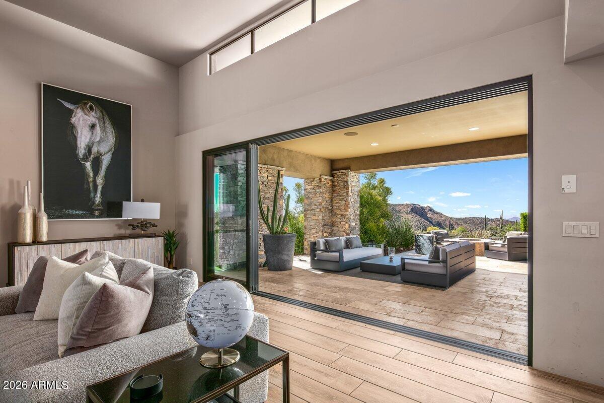 9235 E GRAPEVINE Pass