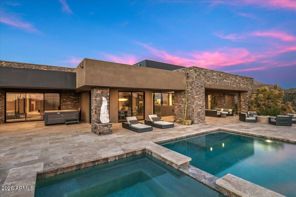 9235 E GRAPEVINE Pass