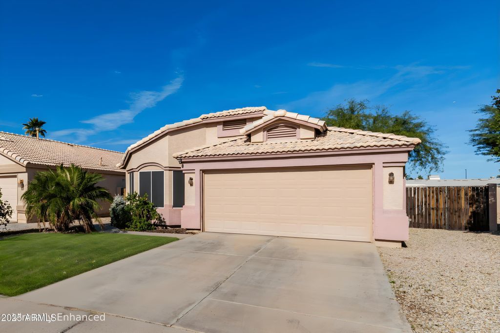 Photo of 106 W Smoke Tree Road, Gilbert, AZ 85233 (MLS # 6961899)