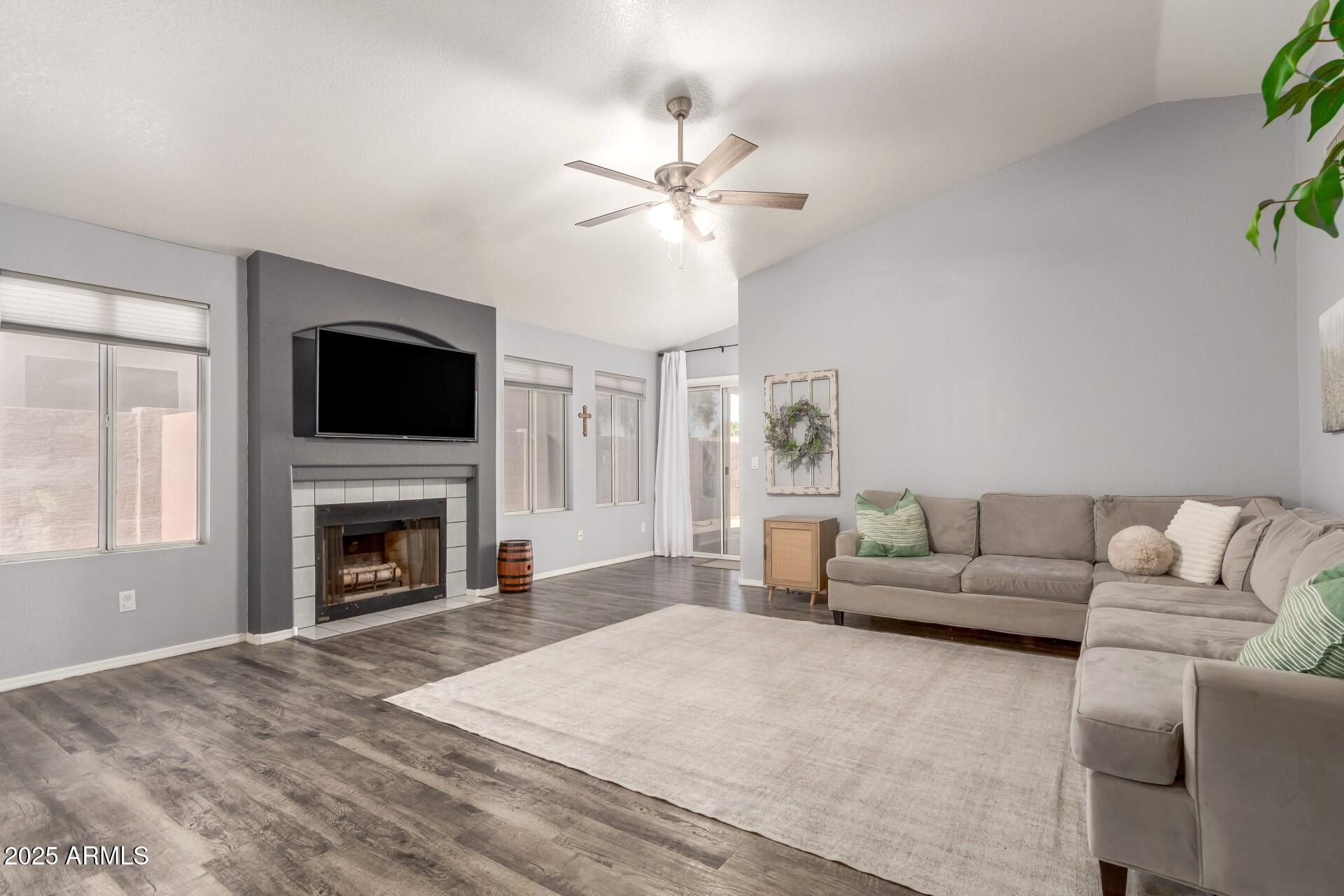 106 W SMOKE TREE Road