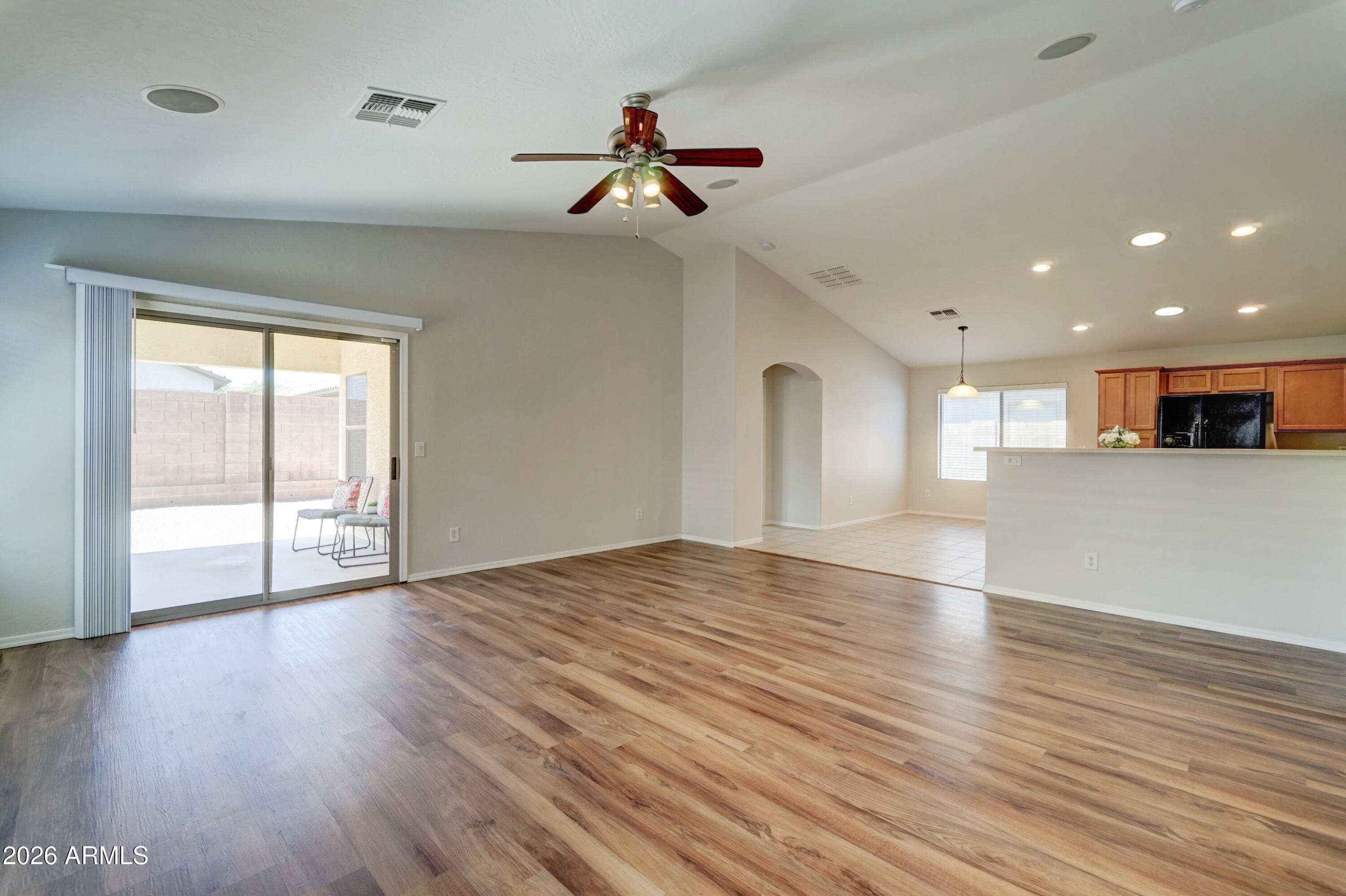 319 W Holstein Trail